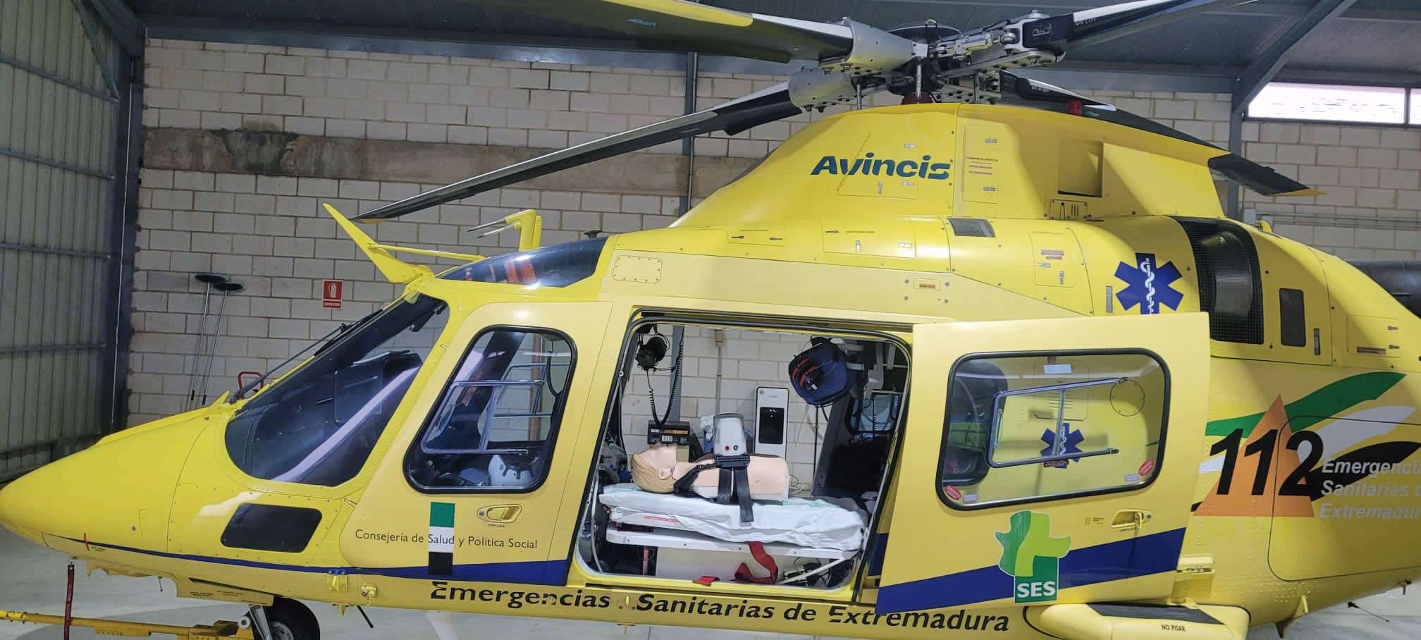 Cardiocompresor instalado en uno de los helicópteros medicalizados. Foto: Junta de Extremadura