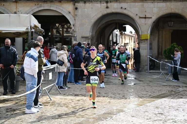 Adrián Álvaro y Cristina García ganan el IV Duatlón Ciudad de Trujillo