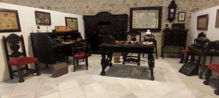 El Museo Etnográfico Extremeño de Olivenza amplía su despacho burgués