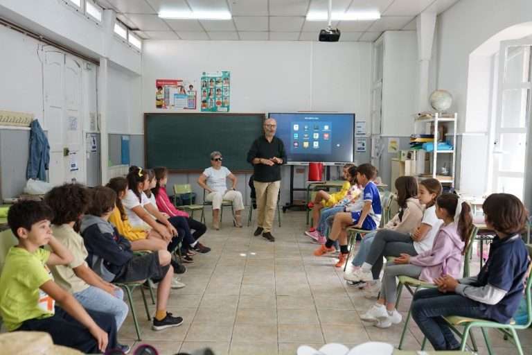 La cultura promueve el intercambio intergeneracional en Puebla de la Calzada