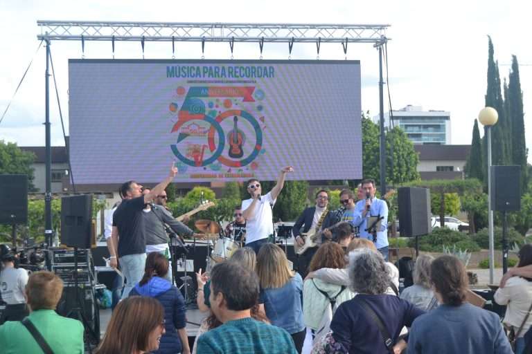 La Universidad de Extremadura conmemora sus 50 años con una velada solidaria