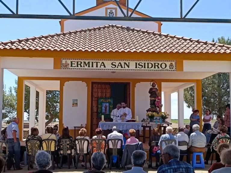 El Ayuntamiento de Ribera del Fresno convoca el concurso de carrozas para la Romería de San Isidro 2024