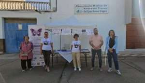 Celebración del Día Mundial del Lupus en Ribera del Fresno. Iluminación morada, solidaridad y visibilidad