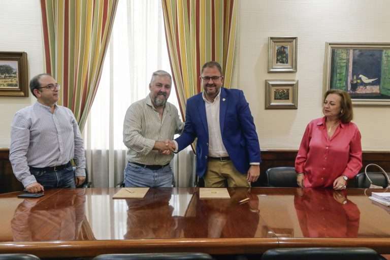El Ayuntamiento de Mérida renueva su convenio con la Plataforma del Voluntariado
