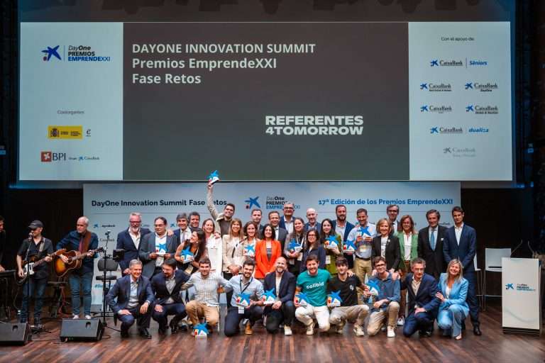 CaixaBank entrega los galardones de la fase de Retos de los Premios EmprendeXXI