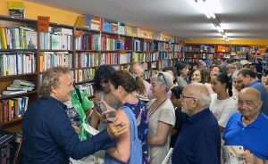 Migueli invita a vivir intensamente con su libro 'Enamorao de la vida'
