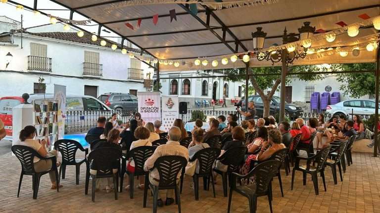 La biblioteca ambulante ‘Tinta de verano’ recorre la provincia de Badajoz