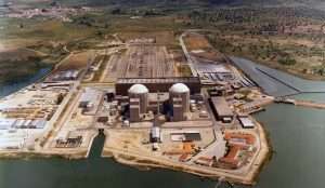 La asociación 'Pensando Extremadura' organiza un encuentro frente al cierre de la central nuclear de Almaraz