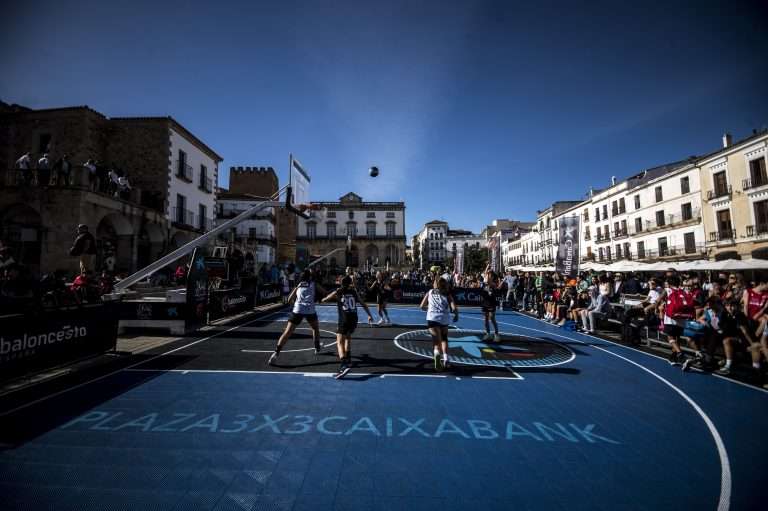 El circuito 'Plaza 3x3 CaixaBank' de 2024 concluye con la cita de Cáceres