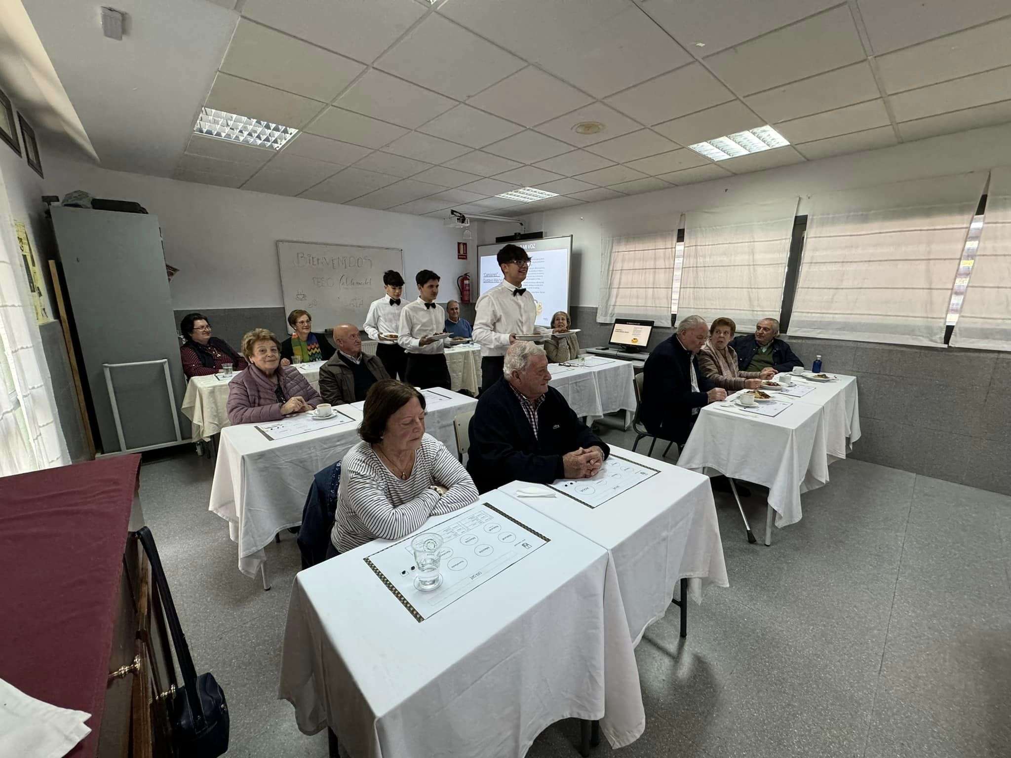 El instituto Valdemedel fortalece vínculos generacionales con una jornada de café, juegos y reflexiones compartidas