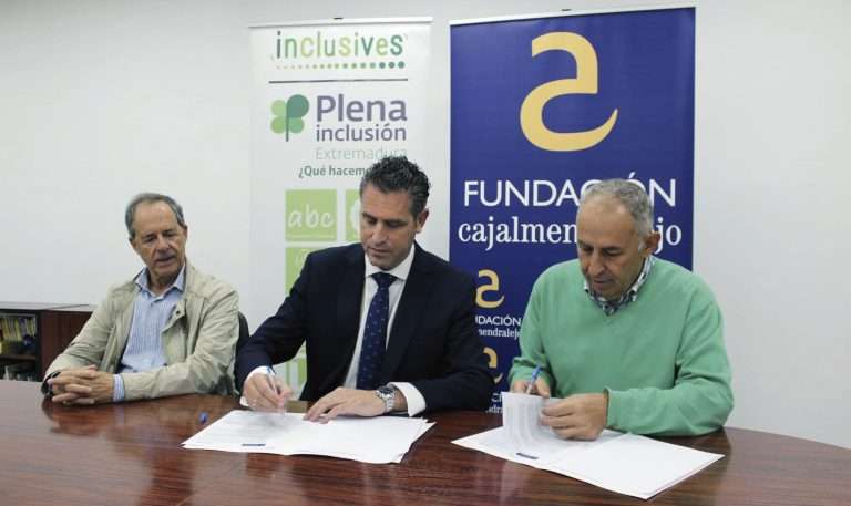 Fundación Cajalmendralejo colabora con Plena inclusión Villanueva de la Serena