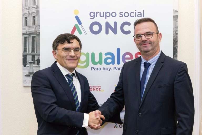 Fundación ONCE y la Confederación Estatal de Personas Sordas promueven la inclusión de las personas sordociegas