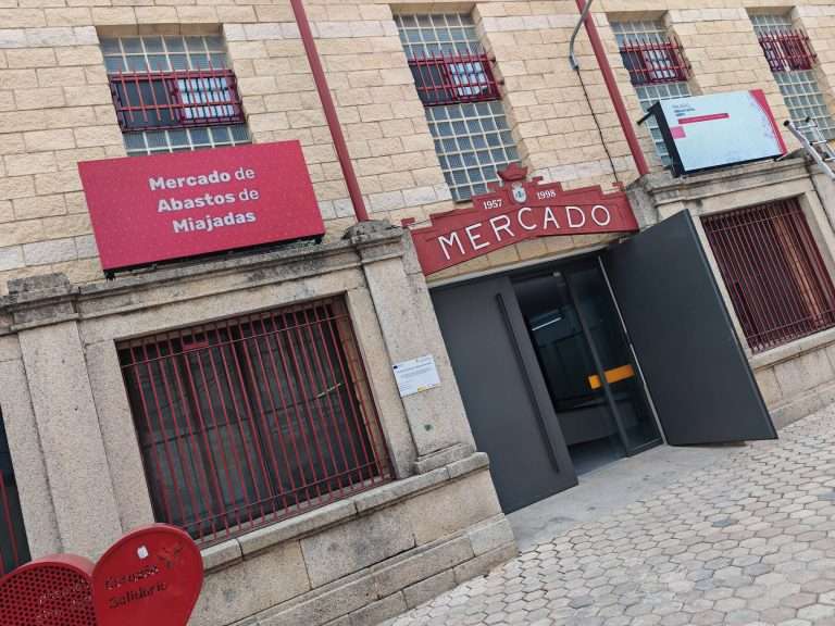 Miajadas transforma su mercado de abastos en un centro integral de servicios comerciales