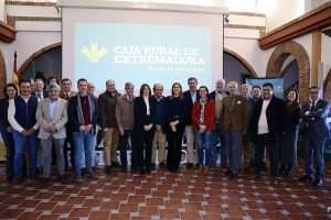 Caja Rural de Extremadura organiza una jornada con las principales entidades ganaderas extremeñas