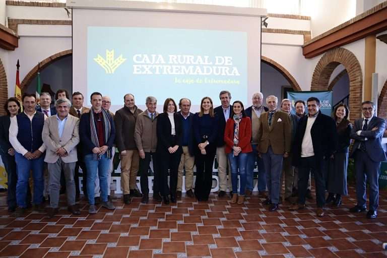 Caja Rural de Extremadura organiza una jornada con las principales entidades ganaderas extremeñas
