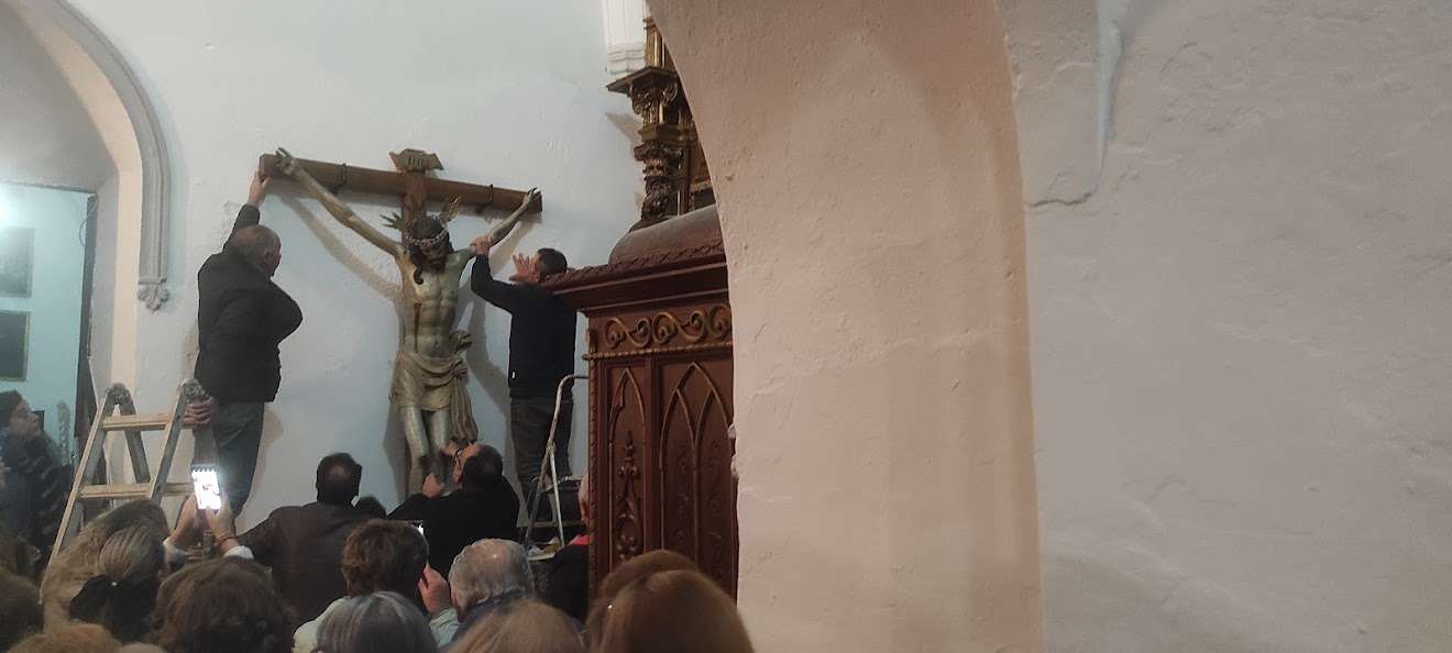 El Cristo del Rosario vuelve a procesionar en Ribera del Fresno tras más de 50 años