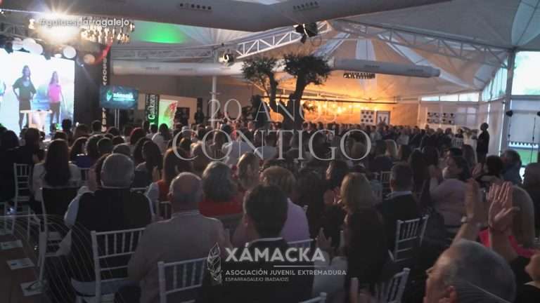 La asociación Xámacka de Esparragalejo celebra su vigésimo aniversario con una espectacular gala de entrega de premios