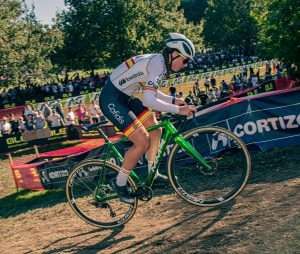 El Kazajoz Team ficha a la corredora balear Lucía Gómez