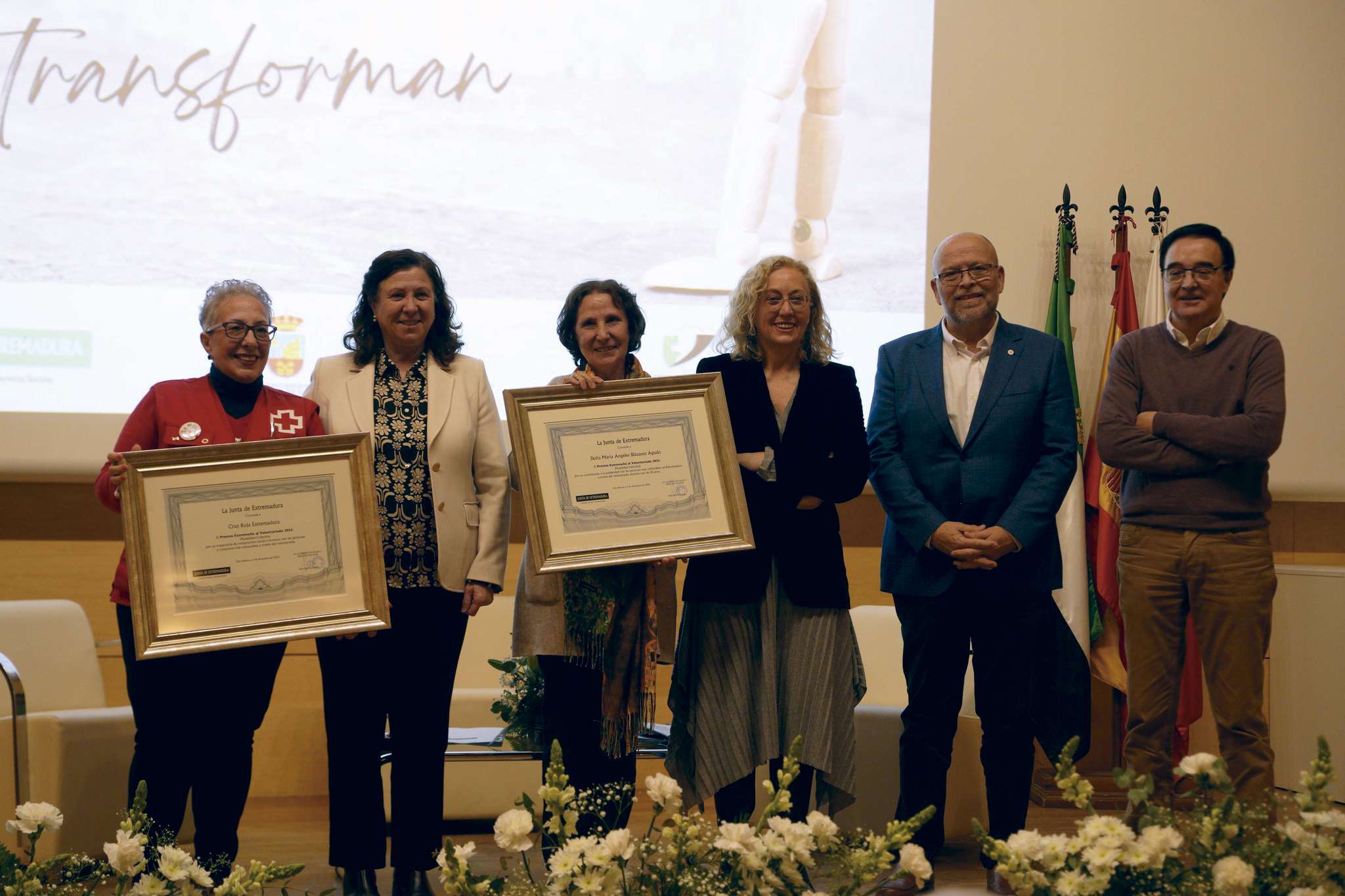 María Ángeles Blázquez Agudo y Cruz Roja Extremadura reciben el Premio Extremeño al Voluntariado Social 2024