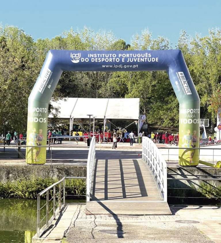 A Revolução de Abril, o 25 de Novembro e a evolução do desporto em Portugal. Da Ditadura à Democracia