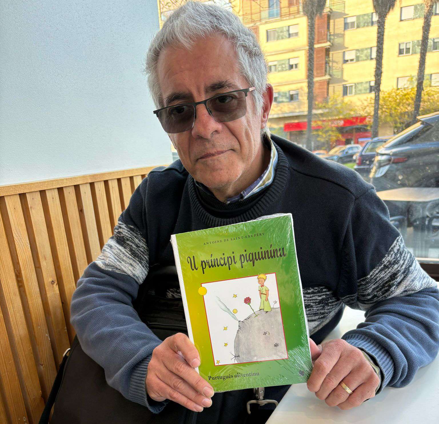 Manuel Sánchez traduce 'El Principito' al portugués oliventino