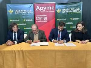 Caja Rural de Extremadura renueva su colaboración con Apyme Vegas Altas-La Serena