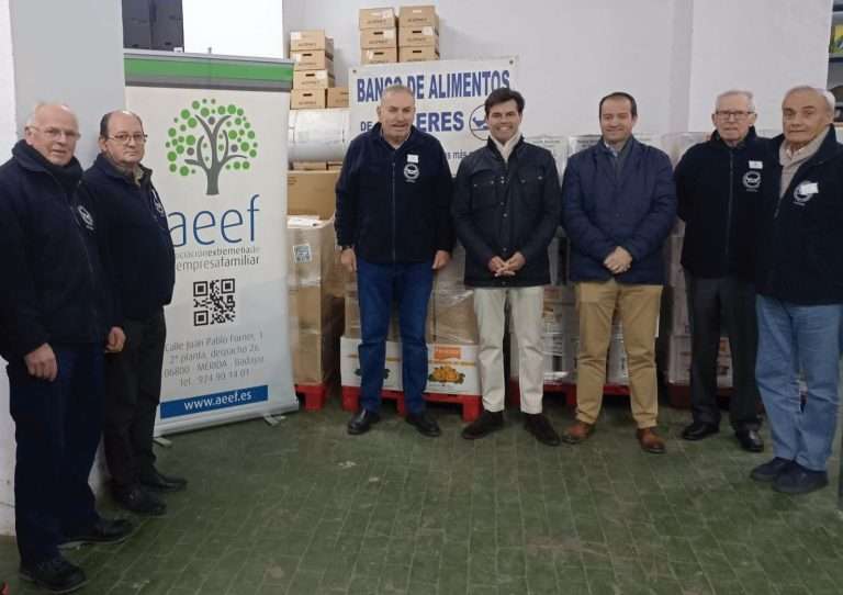 Corporaciones integrantes de la Asociación Extremeña de la Empresa Familiar colaboran con el Banco de Alimentos
