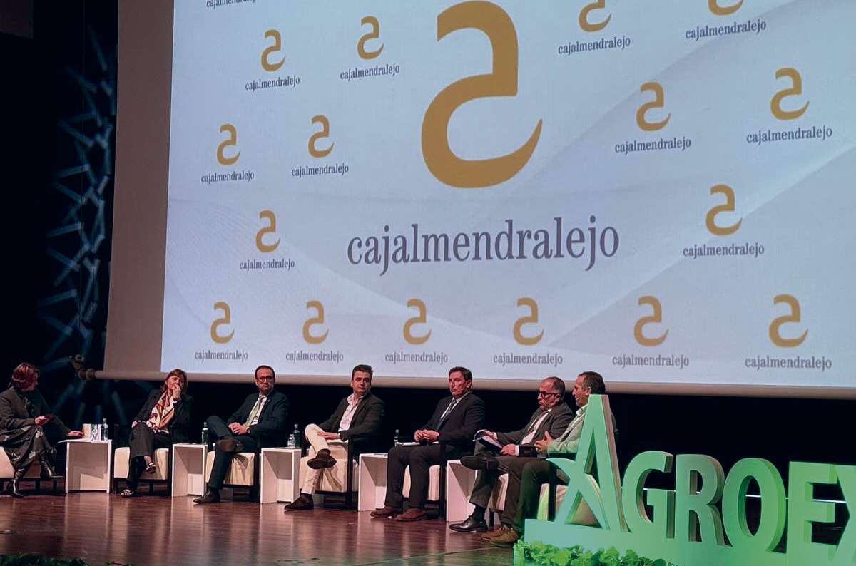 Cajalmendralejo muestra su compromiso con la región a través del patrocinio de la Feria Internacional Agroexpo