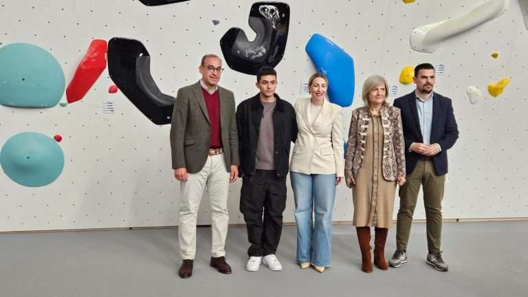 La Ciudad Deportiva de Cáceres inaugura su rocódromo ‘Alberto Ginés’