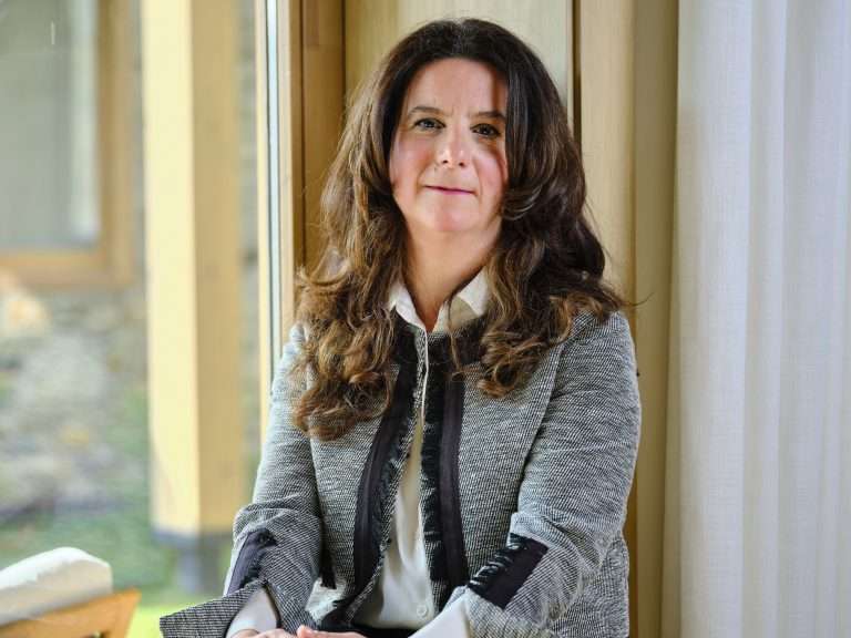 La economista Almudena Sevilla analiza los frenos estructurales que afectan a las mujeres, como los estereotipos de género