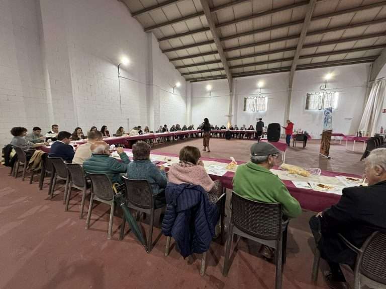 Avitibar y el Ayuntamiento de Ribera del Fresno impulsan la cultura del vino en la XIX Muestra Popular de Vinos de Pitarra y Matanza Tradicional