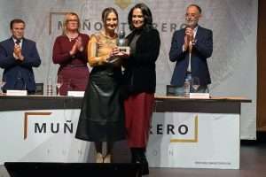 Lydia Cacho recibe el Premio 'Diego Muñoz Torrero a los valores democráticos y constitucionales'