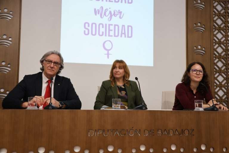 La Diputación de Badajoz y Cruz Roja organizan la jornada sobre violencia de género 'La realidad desconocida'