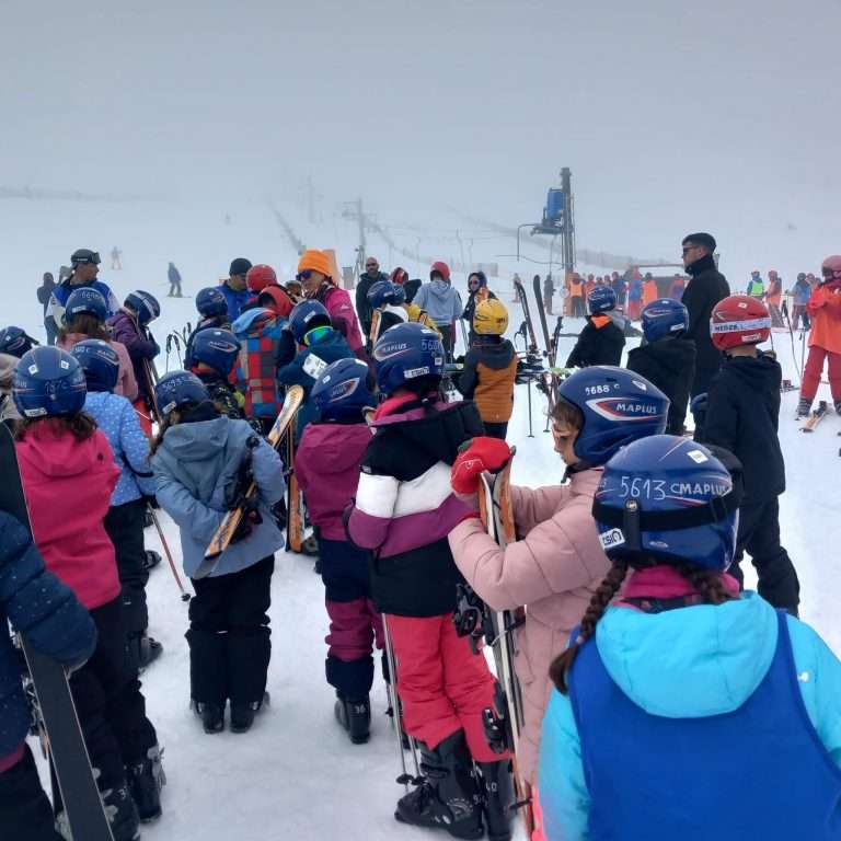 La Covatilla acoge una nueva edición del programa 'Deportes de invierno' de la Diputación de Cáceres