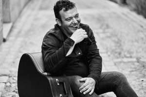 Mario Verona presenta 'Cenizas', trabajo producido por Candy Caramelo