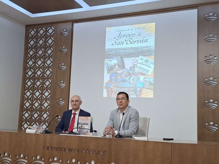 José Moreno Torrado presenta su libro 'Historia de la Villa de Arroyo de San Serván'