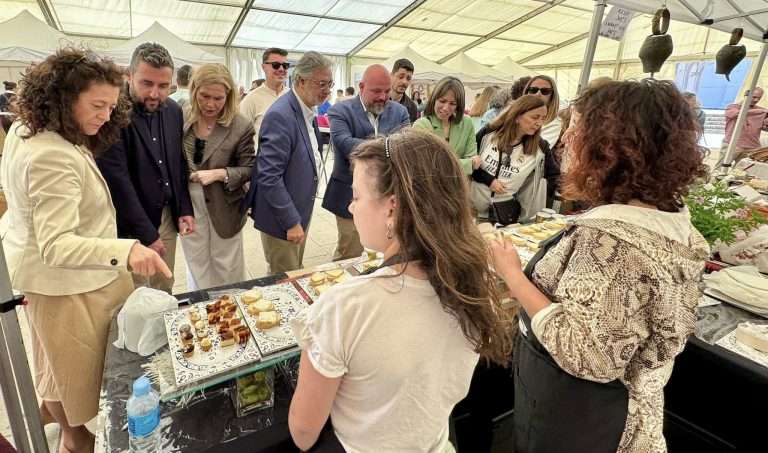 Ribera del Fresno consolida su Feria del queso artesano y apuesta por la cultura y el turismo familiar