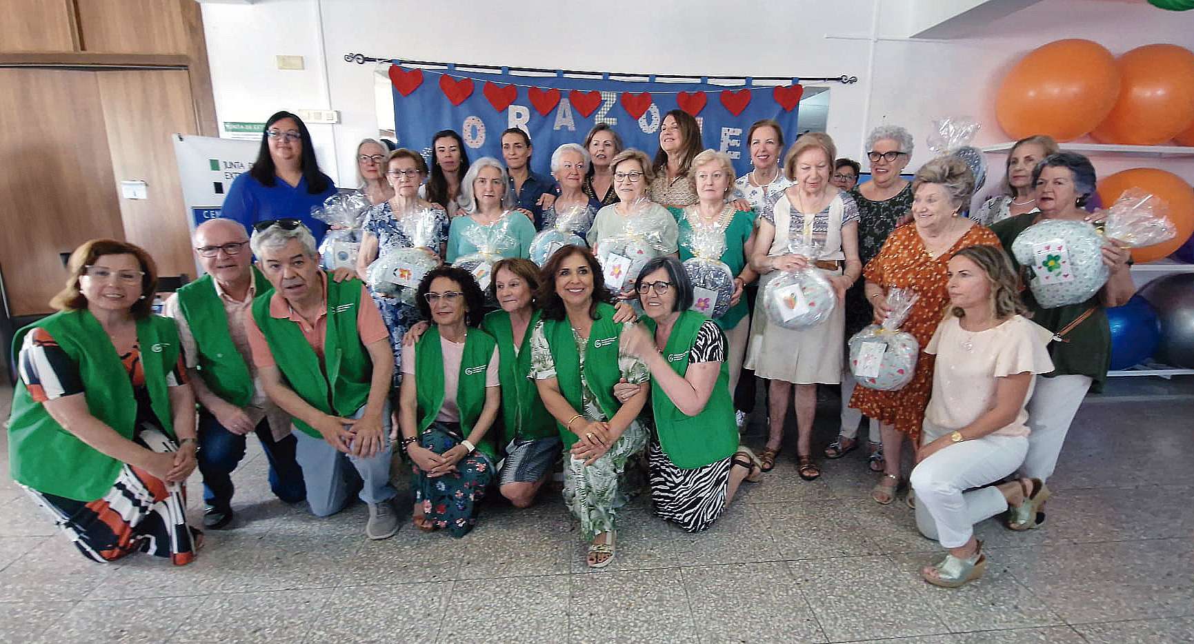 La Asociación de Voluntarios Informáticos Mayores de Extremadura colabora con la Asociación Española contra el Cáncer a través del Centro de Mayores de Villanueva de la Serena
