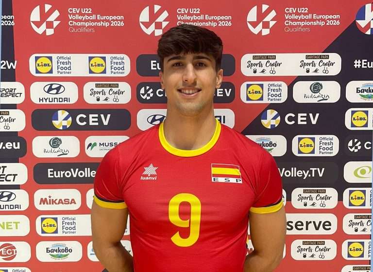 David Risco, con la Selección Española de Voleibol Sub22 en la lucha por el Europeo de 2026
