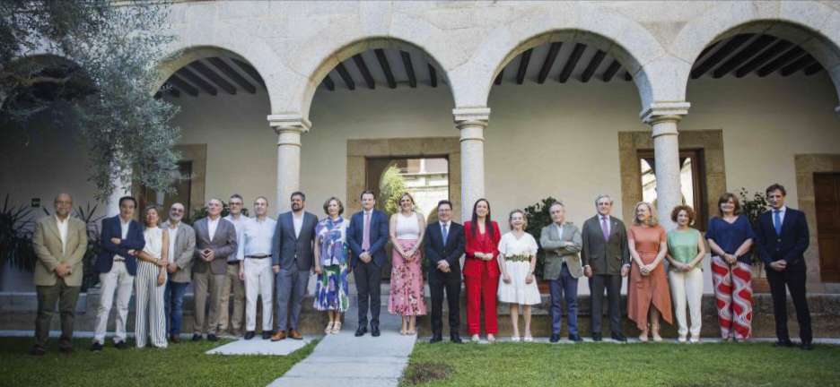 La Mesa del Diálogo Civil del Tercer Sector de Extremadura reúne a la administración y a entidades sociales para avanzar en políticas de inclusión y accesibilidad