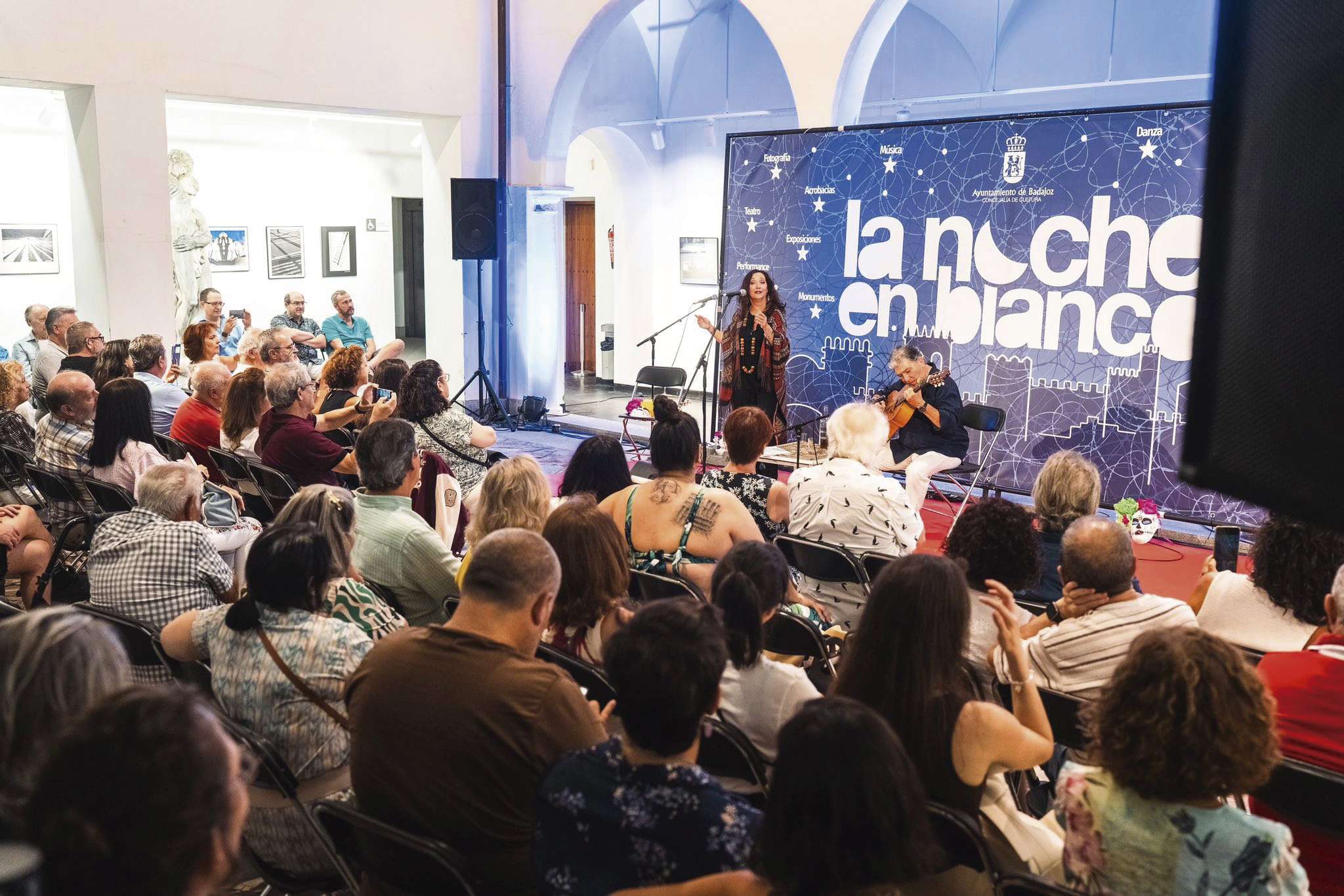 La Noche en Blanco de Badajoz reúne a más de 110.000 asistentes en una velada plena de cultura