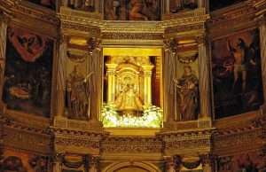 Homenaje a la Virgen de Guadalupe y a Extremadura