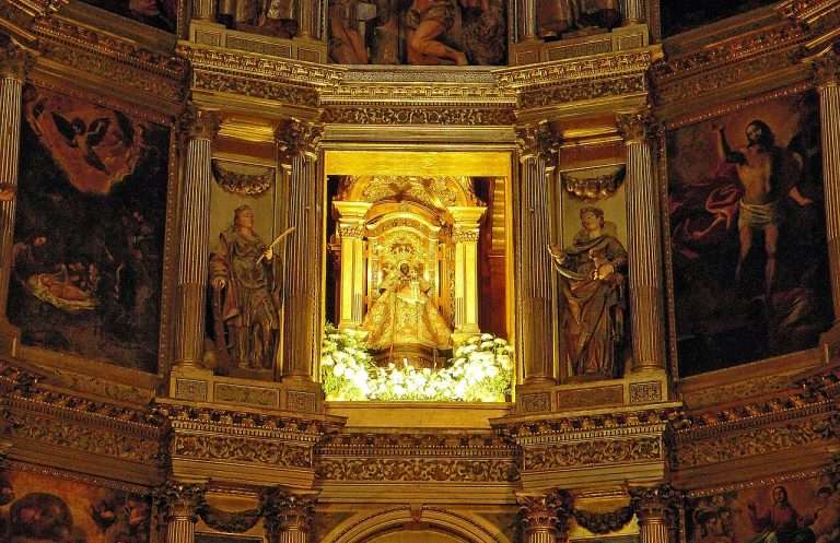 Homenaje a la Virgen de Guadalupe y a Extremadura