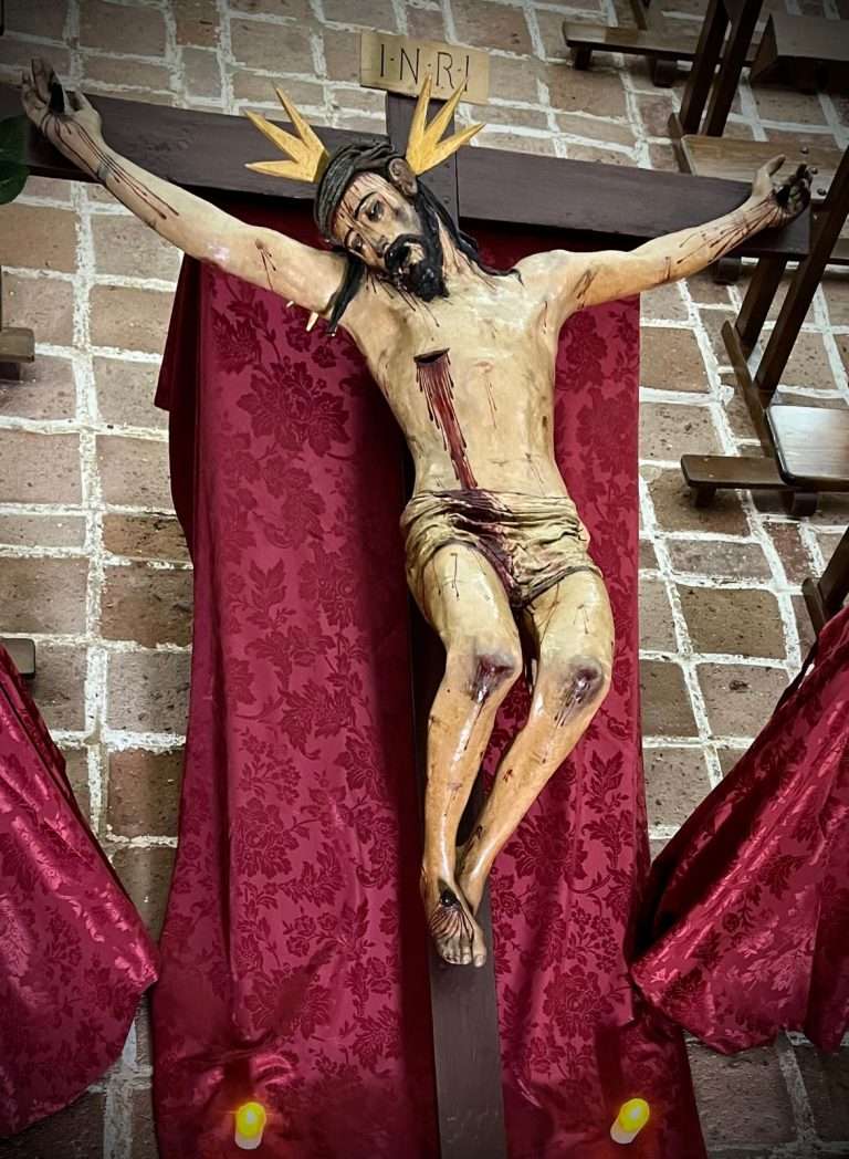 La Hermandad de San Francisco de Hornachos restaura el Santo Cristo de la Sangre, una imagen del siglo XVI de origen americano