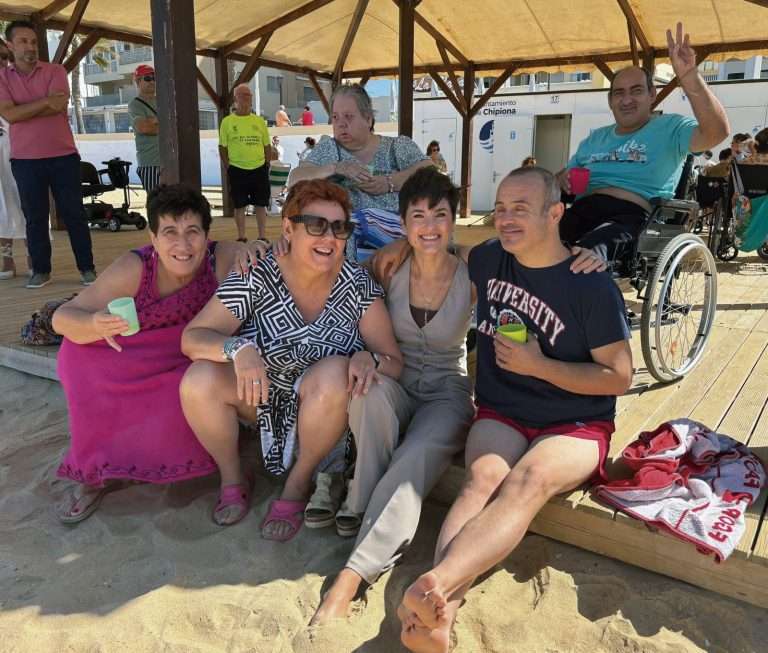 Un verano más la Diputación de Badajoz pone el chalet ‘Villa Conchita’ de Chipiona a disposición de personas con discapacidad intelectual