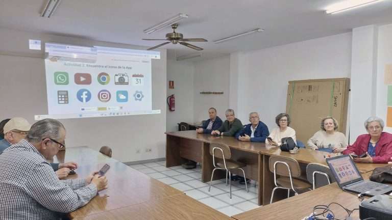 La Federación Española de Universidades Populares desarrolla el Programa Amparo contra la soledad no deseada y la brecha digital en el medio rural
