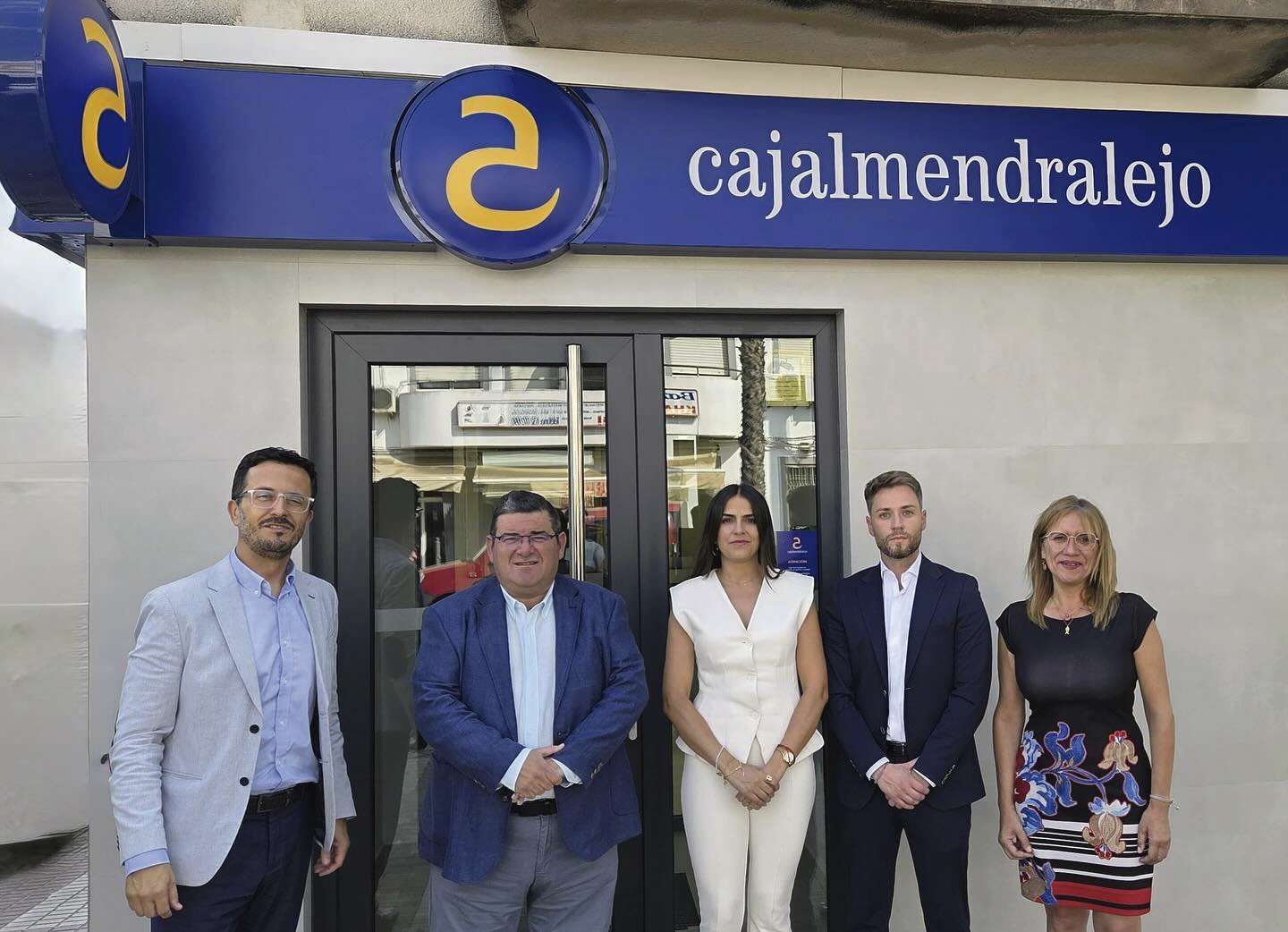 Cajalmendralejo inaugura una nueva oficina en La Albuera