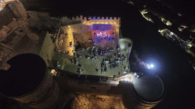 Música bajo las estrellas. Ruralia convierte los monumentos extremeños en escenarios únicos