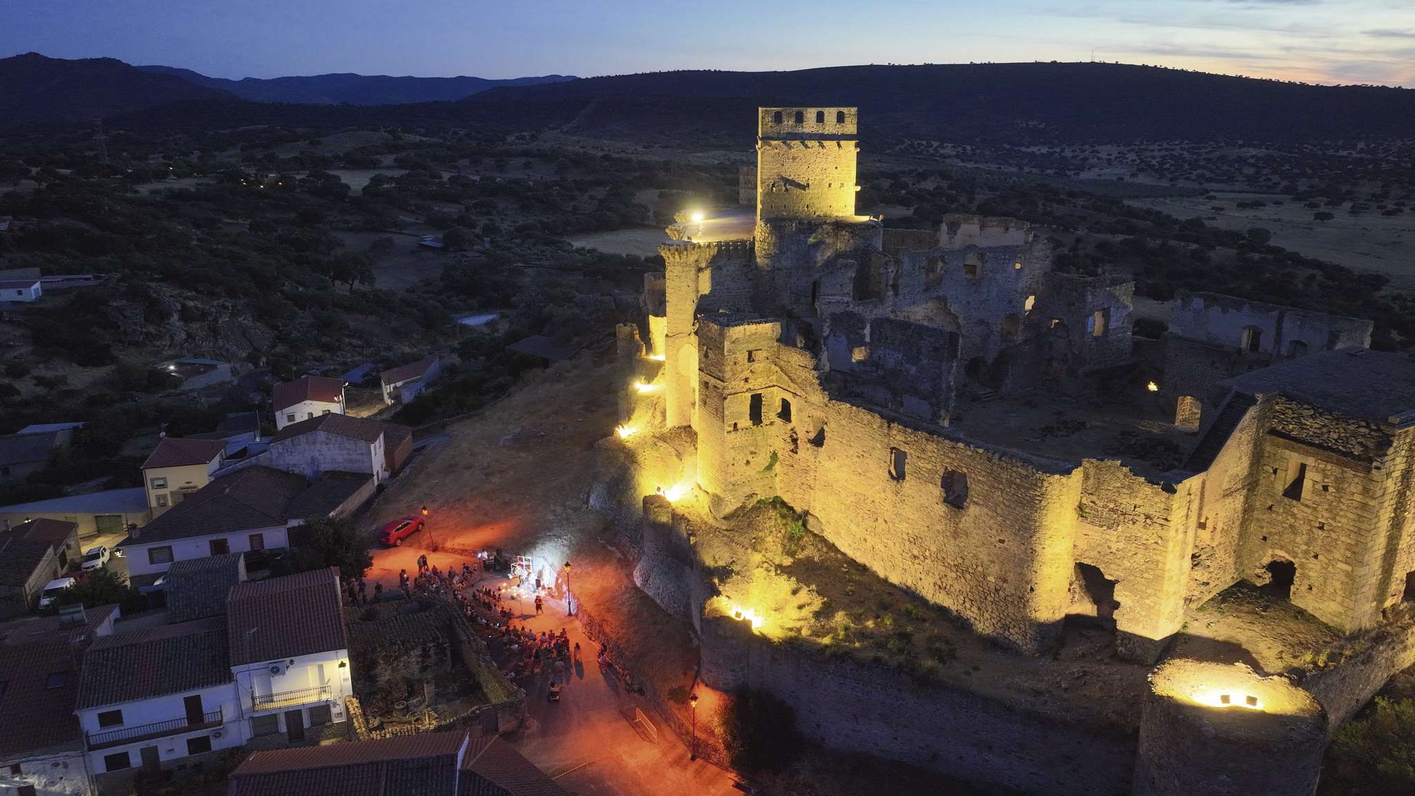 Música bajo las estrellas. Ruralia convierte los monumentos extremeños en escenarios únicos