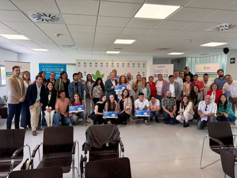 La Diputación de Badajoz y Acción Contra el Hambre entregan los premios del certamen Emprende y Despega Extremadura 2025